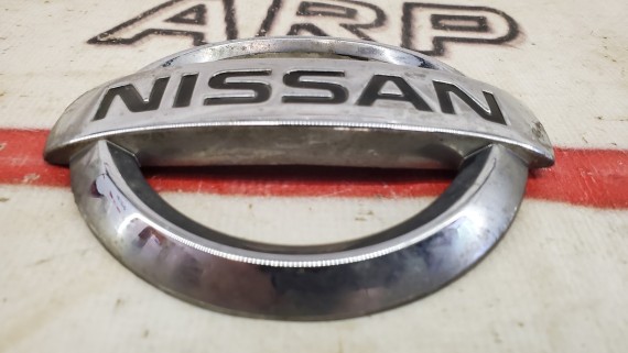 Эмблема задняя Nissan Primera P12E 2002-2007