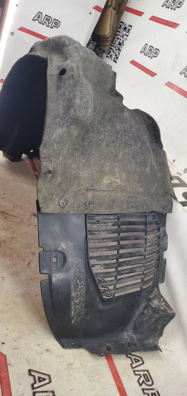 Подкрылок передний правый Renault Kaptur 1 2016—2020