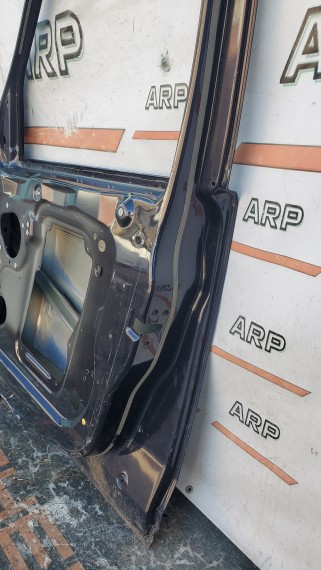 Дверь передняя правая Land Rover Discovery 3 4 2004-2016