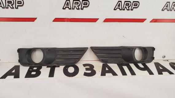 Решетка в бампер левая правая Ford Focus 2 2005-2008