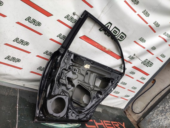 Дверь задняя правая Toyota Avensis 2 t250 седан 2003-2009