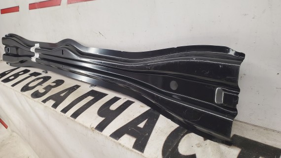 Поперечина крыши Volvo S40 2003-2012