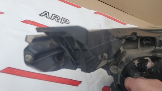 Фара левая Toyota Avensis 3 T270 2009-2011