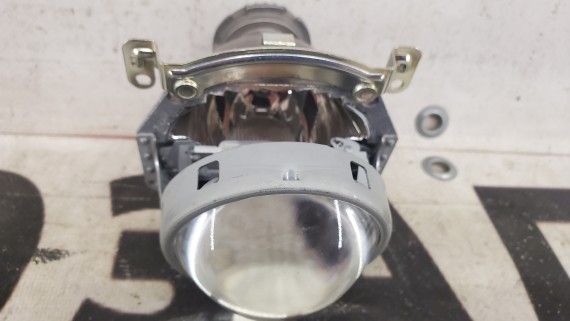 Линза Nissan Pathfinder R51 2004-2015