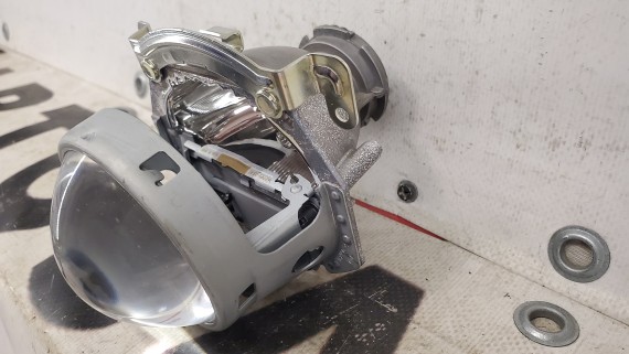 Линза Nissan Pathfinder R51 2004-2015