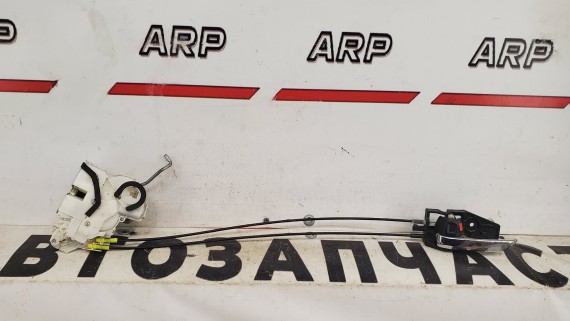 Замок двери передний левый Suzuki Vitara 2 2015-2019