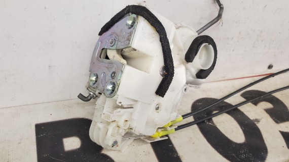 Замок двери передний левый Suzuki Vitara 2 2015-2019