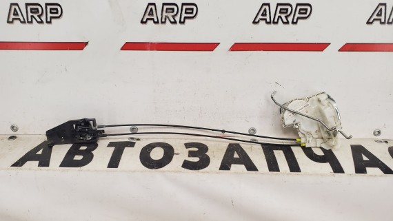 Замок двери передний левый Suzuki Vitara 2 2015-2019