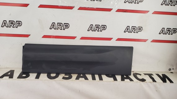 Молдинг двери задний левый Skoda Karoq 2017-2026