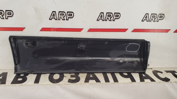 Молдинг двери задний левый Skoda Karoq 2017-2026