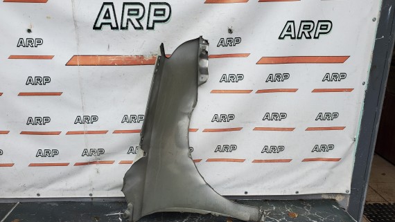 Крыло переднее левое Toyota Avensis 2 t250 2006-2009