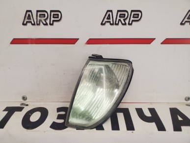 Повторитель поворота передний левый Toyota Land Cruiser 100 1998-2002