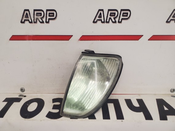 Повторитель поворота передний левый Toyota Land Cruiser 100 1998-2002