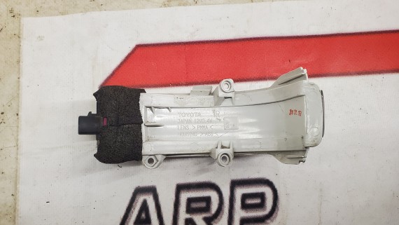 Поворотник в зеркало правое Тоyota Cоrollа Е150 2010-2013