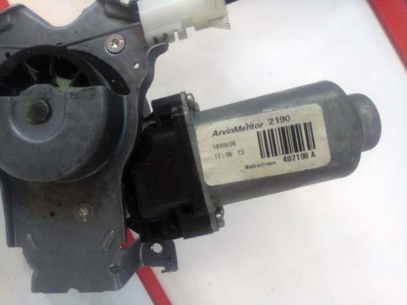 Стеклоподъемник задний правый Nissan Qashqai J10 2006-2014