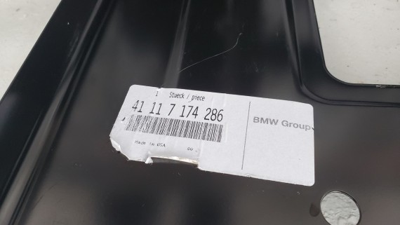 Брызговик кузова задний правый BMW X5 E70 2006-2010