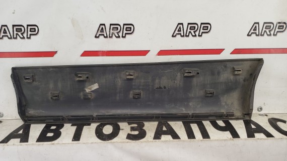 Молдинг двери задней правой Audi Q7 4L 2005-2009