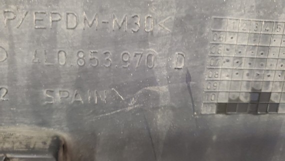 Молдинг двери задней правой Audi Q7 4L 2005-2009