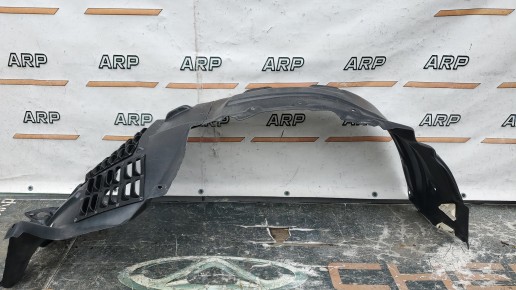 Подкрылок передний левый Toyota LC200 2007-2015