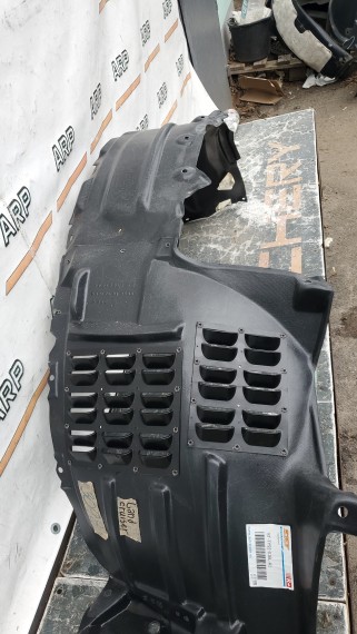 Подкрылок передний левый Toyota LC200 2007-2015