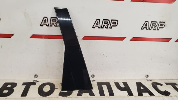 Накладка стойки двери задняя левая Jeep Grand Cherokee WK2 2010–2022