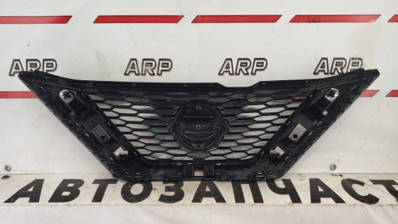 Решетка радиатора Nissan Qashqai 2 J11 2017-2024 