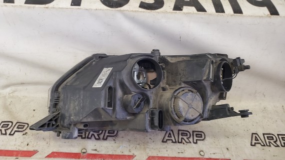 Фара правая Skoda Rapid 1 2012-2017