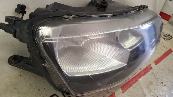 Фара правая Skoda Rapid 1 2012-2017