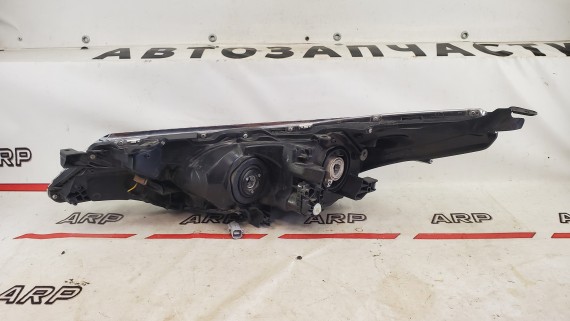 Фара правая Toyota Corolla E180 2013-2018