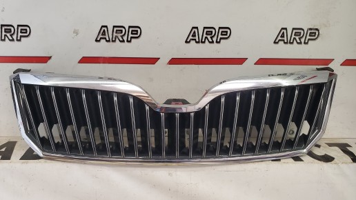 Решетка радиатора Skoda Superb 2 2013-2015