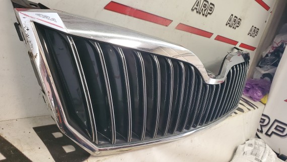 Решетка радиатора Skoda Superb 2 2013-2015