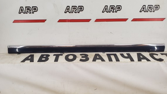 Молдинг двери передней левой Audi A8 D3 2004-2010