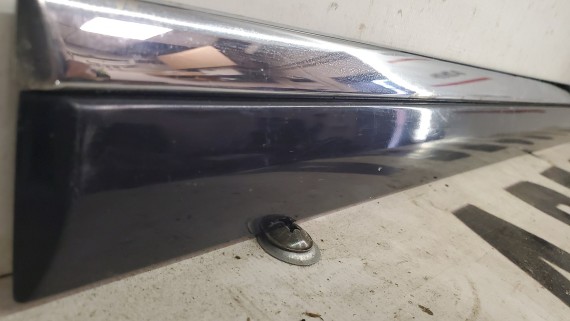 Молдинг двери передней левой Audi A8 D3 2004-2010