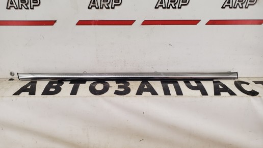 Молдинг стeклa заднeй левой двери Jеeр Grand Сherоkee WК2 2010–2022