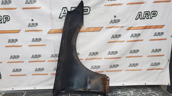 Крыло переднее левое Mercedes-Benz C-Class W203 2000–2006