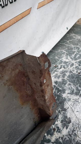 Крыло переднее левое Mercedes-Benz C-Class W203 2000–2006