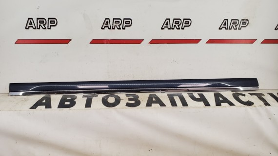 Молдинг двери передней правой Audi A8 D3 2004-2010