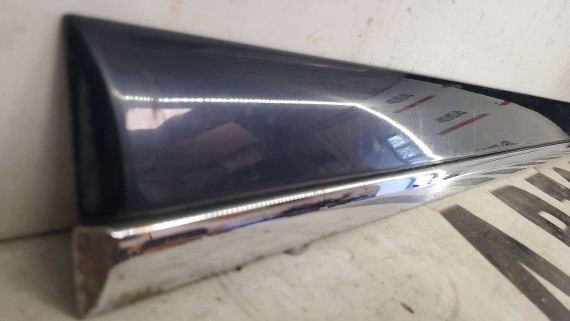 Молдинг двери передней правой Audi A8 D3 2004-2010