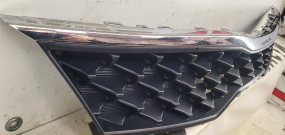 Решетка радиатора Kia Rio 4 2020-2025