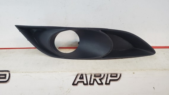 Рамка противотуманной фары правая Toyota Auris E15 2006-2012