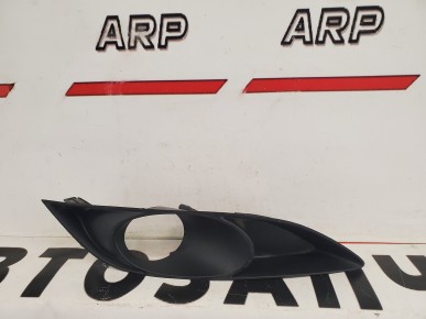 Рамка противотуманной фары правая Toyota Auris E15 2006-2012