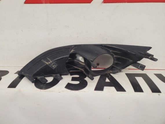 Рамка противотуманной фары правая Toyota Auris E15 2006-2012