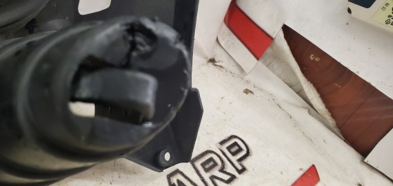 Кронштейн решетки радиатора Ford Kuga 2 (CBS) 2011-2019