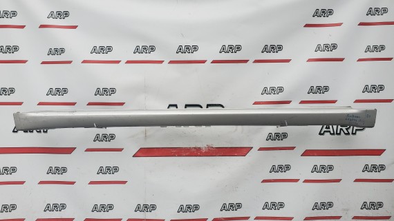 Накладка правого порога Subaru Legacy B13 2003-2009