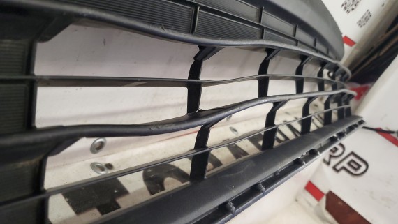 Решетка бампера Toyota RAV4 40 2015-2019