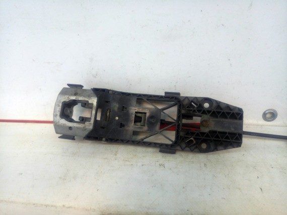 Кронштейн ручки двери передней правой Volkswagen Passat B6 2005-2011