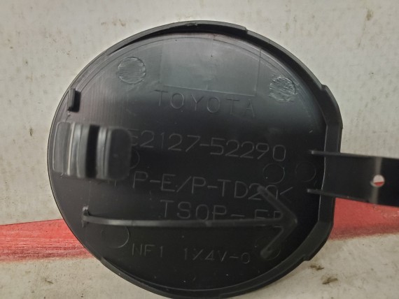 Заглушка буксировочного крюка передняя Toyota Yaris 2005-2009 Новая