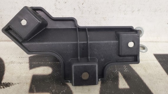 Крепление обшивки двери левое переднее Infiniti QX56 Nissan Patrol Y62 2010-н.в