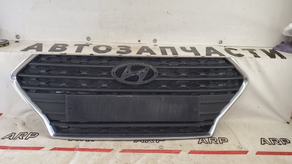 Решетка радиатора Hyundai Solaris 2 2017-2020