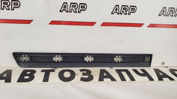 Молдинг двери задний левый Mercedes-Benz E-Class W210 1999-2002